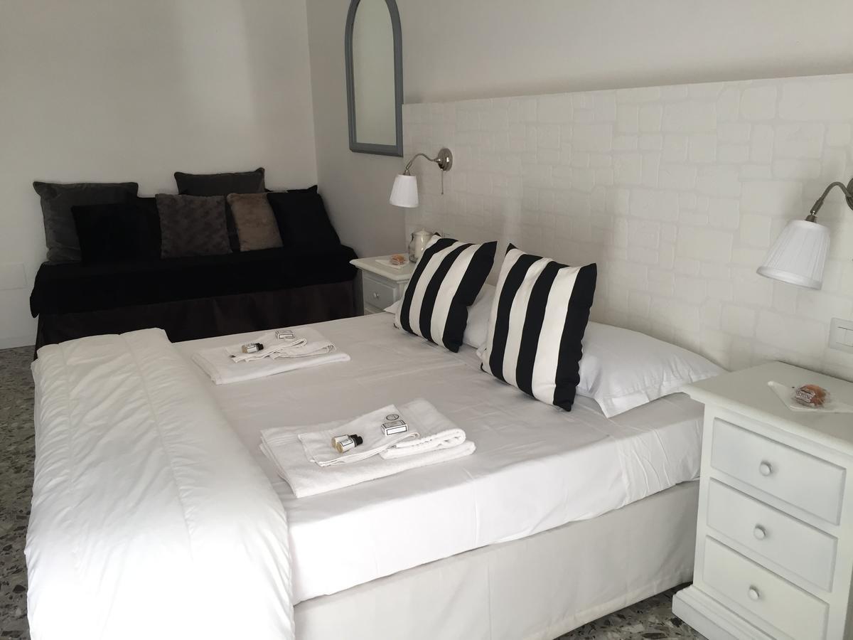 Chiaia House Bed & Breakfast Napoli Exterior foto